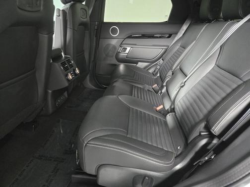 2025 Land Rover Discovery P300 S