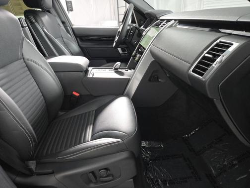 2025 Land Rover Discovery P300 S