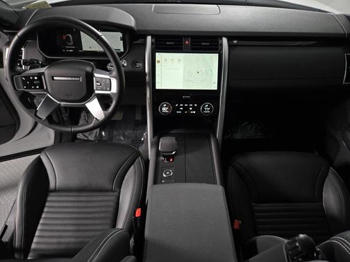 2025 Land Rover Discovery P300 S
