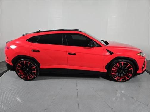 2021 Lamborghini Urus Base