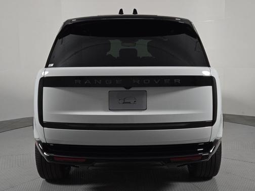 2025 Land Rover Range Rover P550e Autobiography