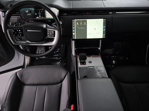 2025 Land Rover Range Rover P550e Autobiography
