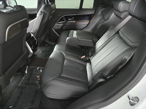 2025 Land Rover Range Rover P550e Autobiography
