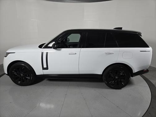 2025 Land Rover Range Rover P550e Autobiography