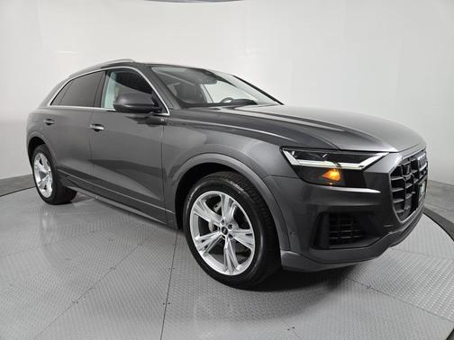 2022 Audi Q8 55 Premium Plus