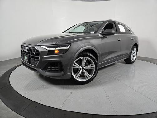 2022 Audi Q8 55 Premium Plus