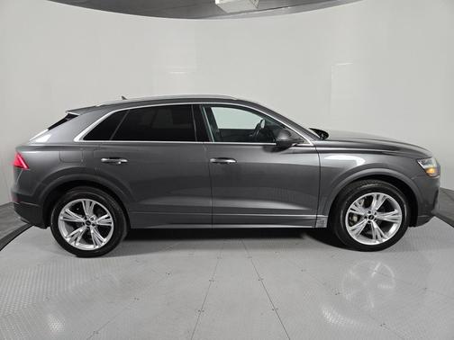 2022 Audi Q8 55 Premium Plus