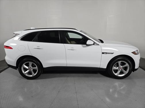 2018 Jaguar F-PACE 25t Premium