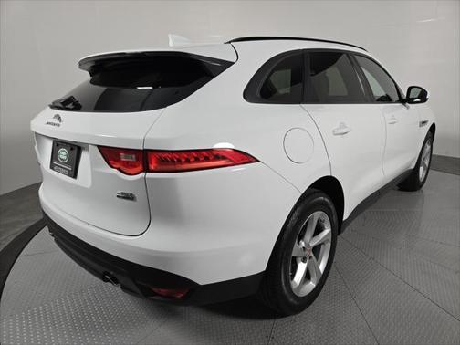 2018 Jaguar F-PACE 25t Premium