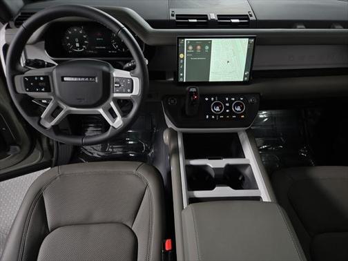 2025 Land Rover Defender 90 P400 X-Dynamic SE