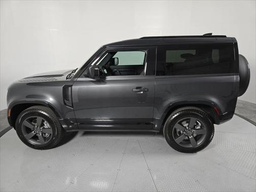 2025 Land Rover Defender 90 P400 X-Dynamic SE