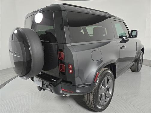 2025 Land Rover Defender 90 P400 X-Dynamic SE