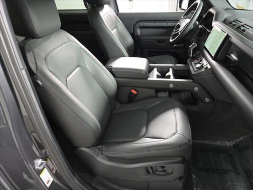 2025 Land Rover Defender 90 P400 X-Dynamic SE