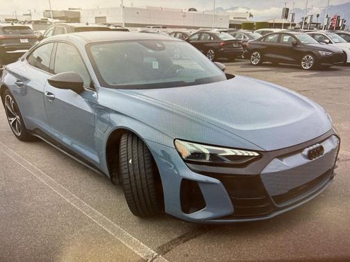 2023 Audi e-tron GT Premium Plus quattro