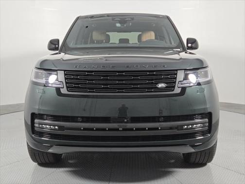 2025 Land Rover Range Rover P530 SE