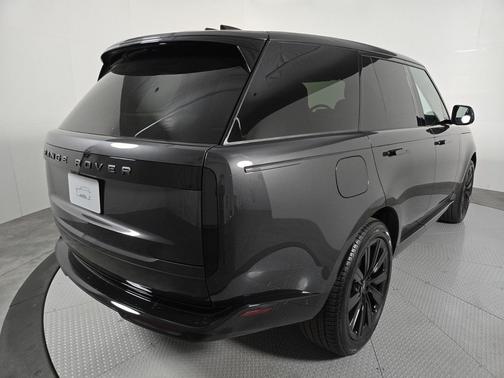 2025 Land Rover Range Rover P400 SE