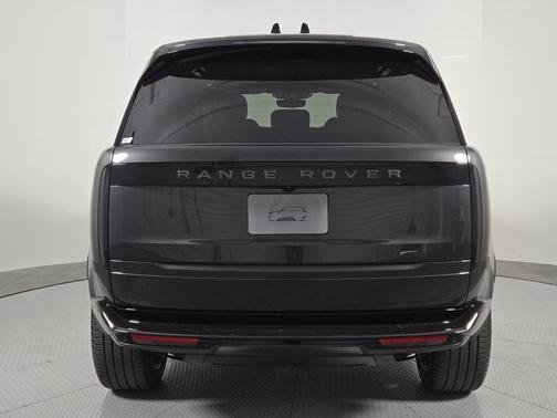 2025 Land Rover Range Rover P400 SE