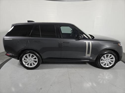 2025 Land Rover Range Rover P400 SE