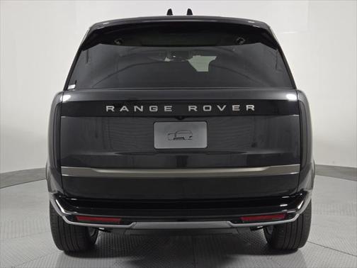 2025 Land Rover Range Rover P400 SE