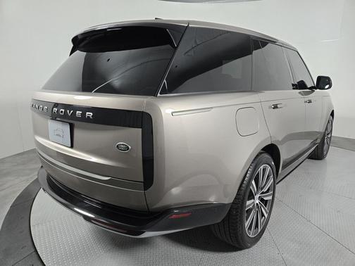 2023 Land Rover Range Rover P530 SE