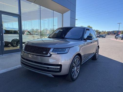 2023 Land Rover Range Rover P530 SE