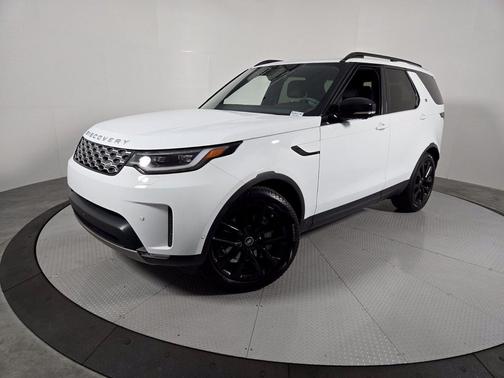 Fuji White 2026 Land Rover Discovery S