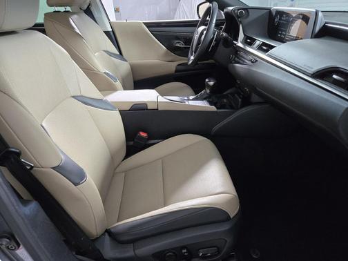 2019 Lexus ES 350 Base