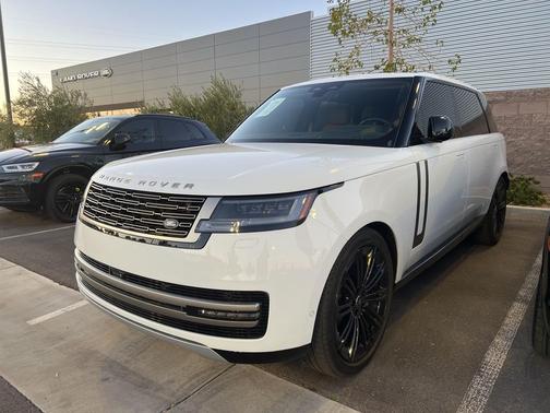 2025 Land Rover Range Rover SE