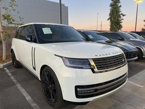 2025 Land Rover Range Rover SE