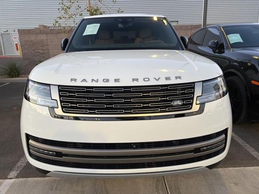 2025 Land Rover Range Rover SE