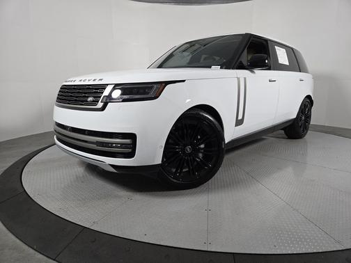 2025 Land Rover Range Rover SE