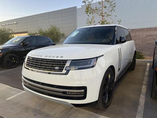 2025 Land Rover Range Rover SE