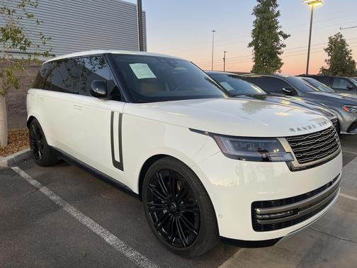 2025 Land Rover Range Rover SE