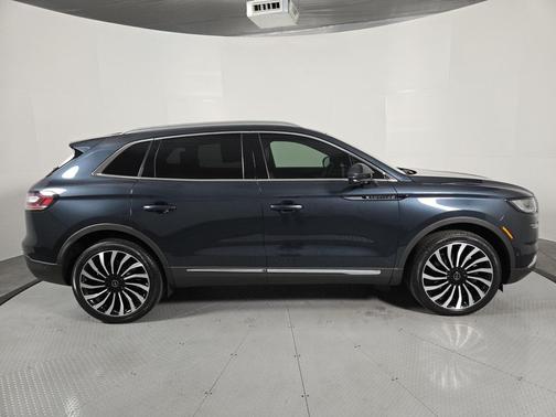 2022 Lincoln Nautilus Black Label