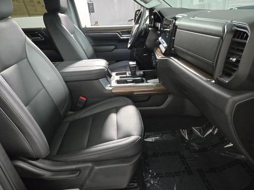 Sterling Gray Metallic 2025 Chevrolet Silverado 1500 LT Trail Boss