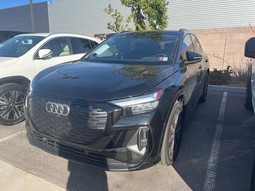 2022 Audi e-tron Premium Plus