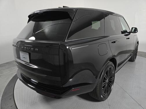 2025 Land Rover Range Rover P400 SE