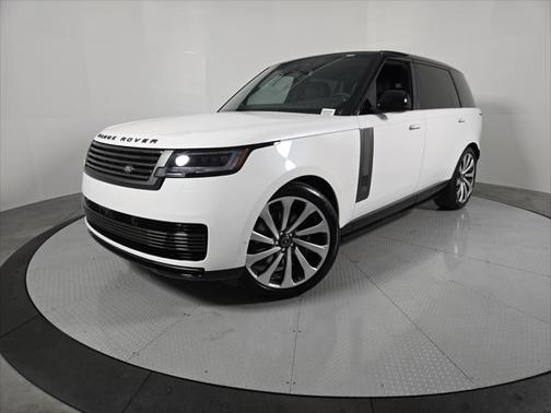 2025 Land Rover Range Rover P615 SV