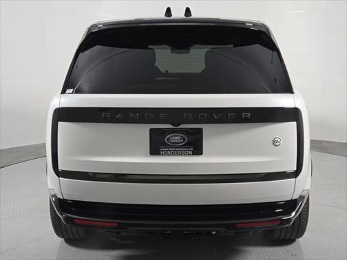 2025 Land Rover Range Rover P615 SV
