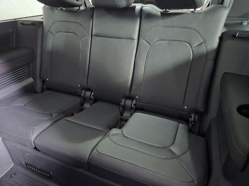 Fuji White 2024 Land Rover Defender 130 P400 S