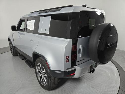 2024 Land Rover Defender 110 P300