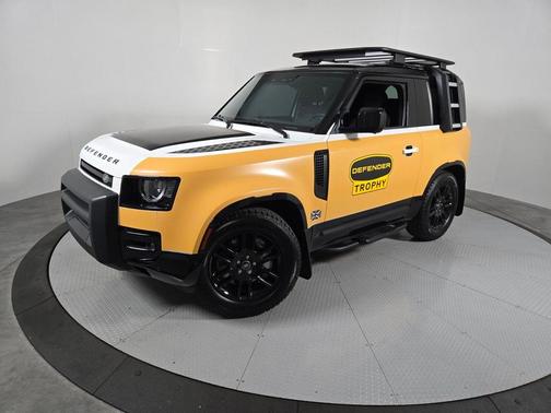 Fuji White 2023 Land Rover Defender 90 X-Dynamic SE