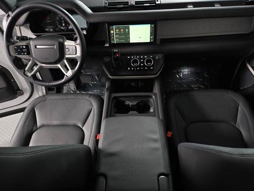 Fuji White 2024 Land Rover Defender 110 P400 S
