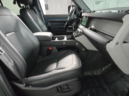 Tasman Blue Metallic 2024 Land Rover Defender 110 P300