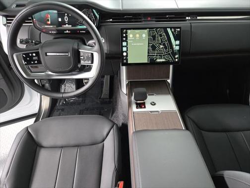 2025 Land Rover Range Rover P530 SE 7 Seat