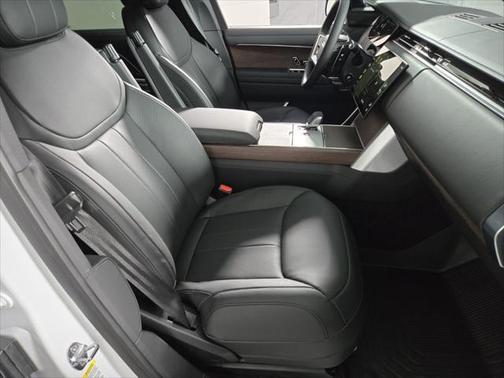 2025 Land Rover Range Rover P530 SE 7 Seat