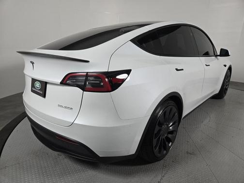 2024 Tesla Model Y Performance Dual Motor All-Wheel Drive