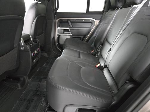 2023 Land Rover Defender 130 SE