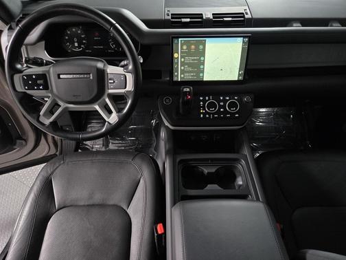 2023 Land Rover Defender 130 SE