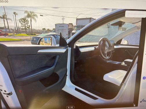 2022 Tesla Model Y Long Range Dual Motor All-Wheel Drive